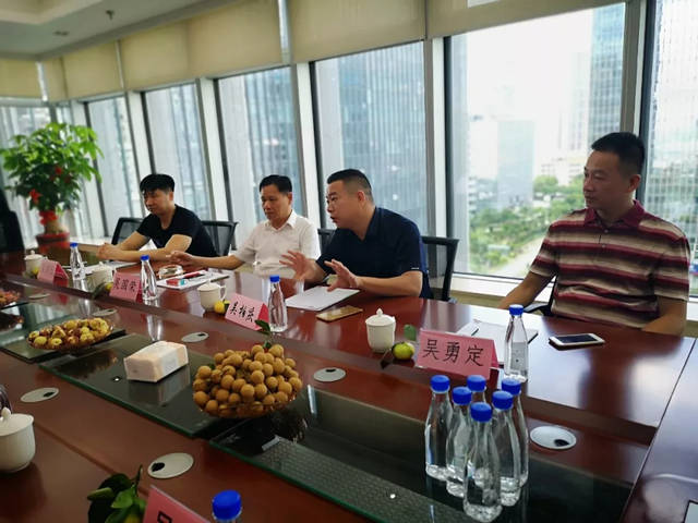 新加坡延陵吳氏總會會長吳佶財夫婦蒞臨蟻族網(wǎng)交流指導(dǎo)